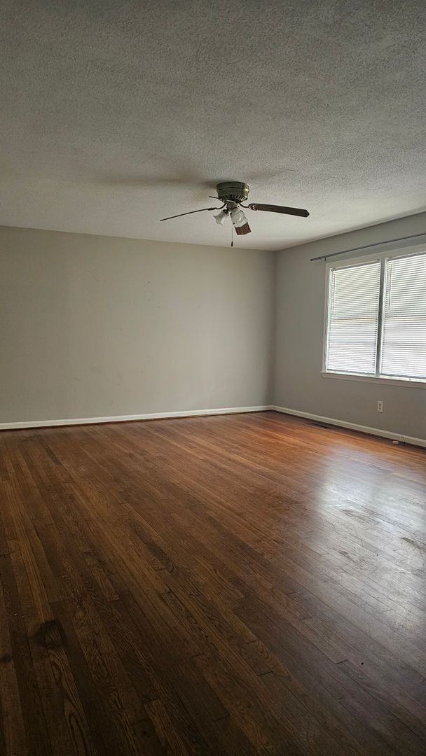 Building Photo - 2214 Jerry Jones Dr