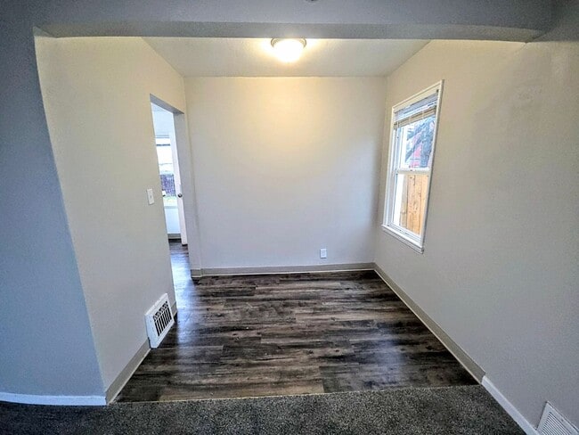 Building Photo - 5617 E Parkwater Ave