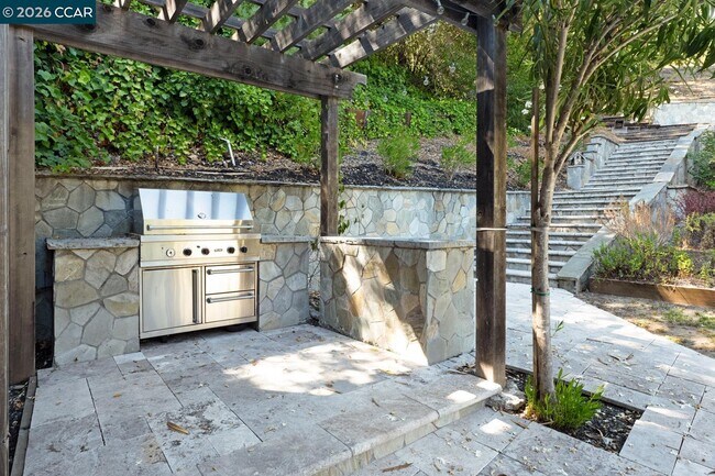 Building Photo - 3898 Happy Valley Rd