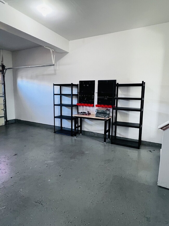 Building Photo - Move-in Special: HALF OFF off of the first month's rent! Stunning 4-5 Bedroom Home for Rent in En...