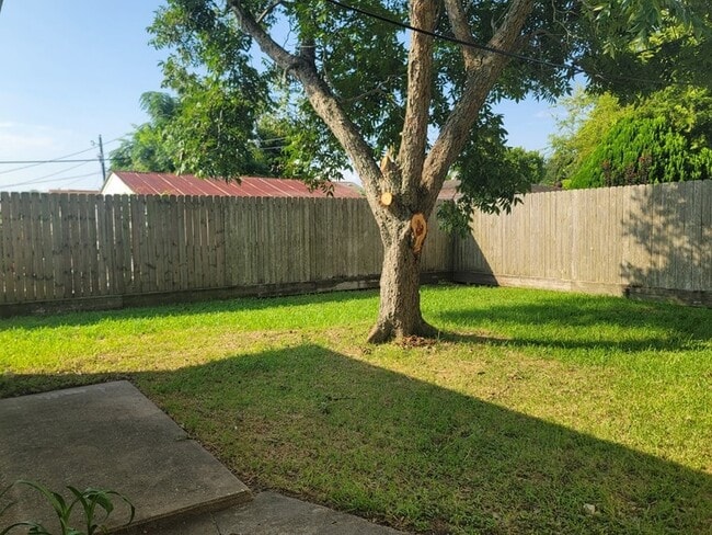 Building Photo - 1523 Campbell Ln