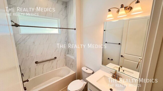 Building Photo - 1440 Nandina Cir