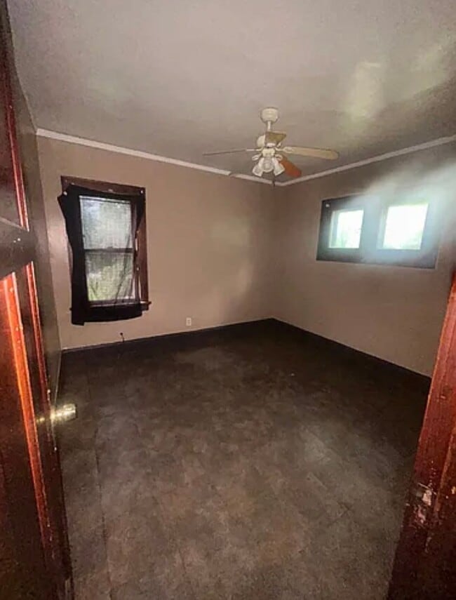 Building Photo - 3BEDRM SINGLE FAMILY HOME or DAYCARE AVAIL 6/1