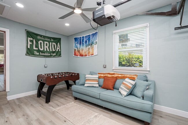 Building Photo - Monthly  FUN Furnished Bradenton, FL Rental VACA or Short term