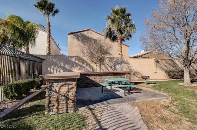 Building Photo - 5250 Panguitch Dr