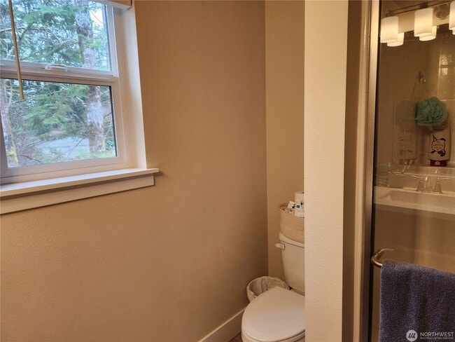 Building Photo - Newer Construction Home