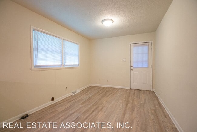 Building Photo - 3 br, 1.5 bath House - 306 5th Street