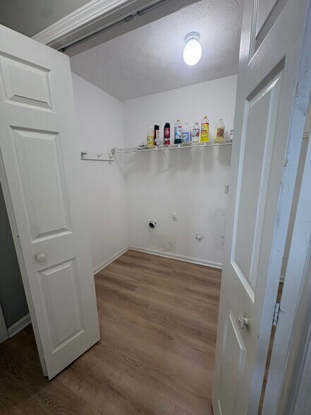 Building Photo - 2700 Fort Daniels Dr