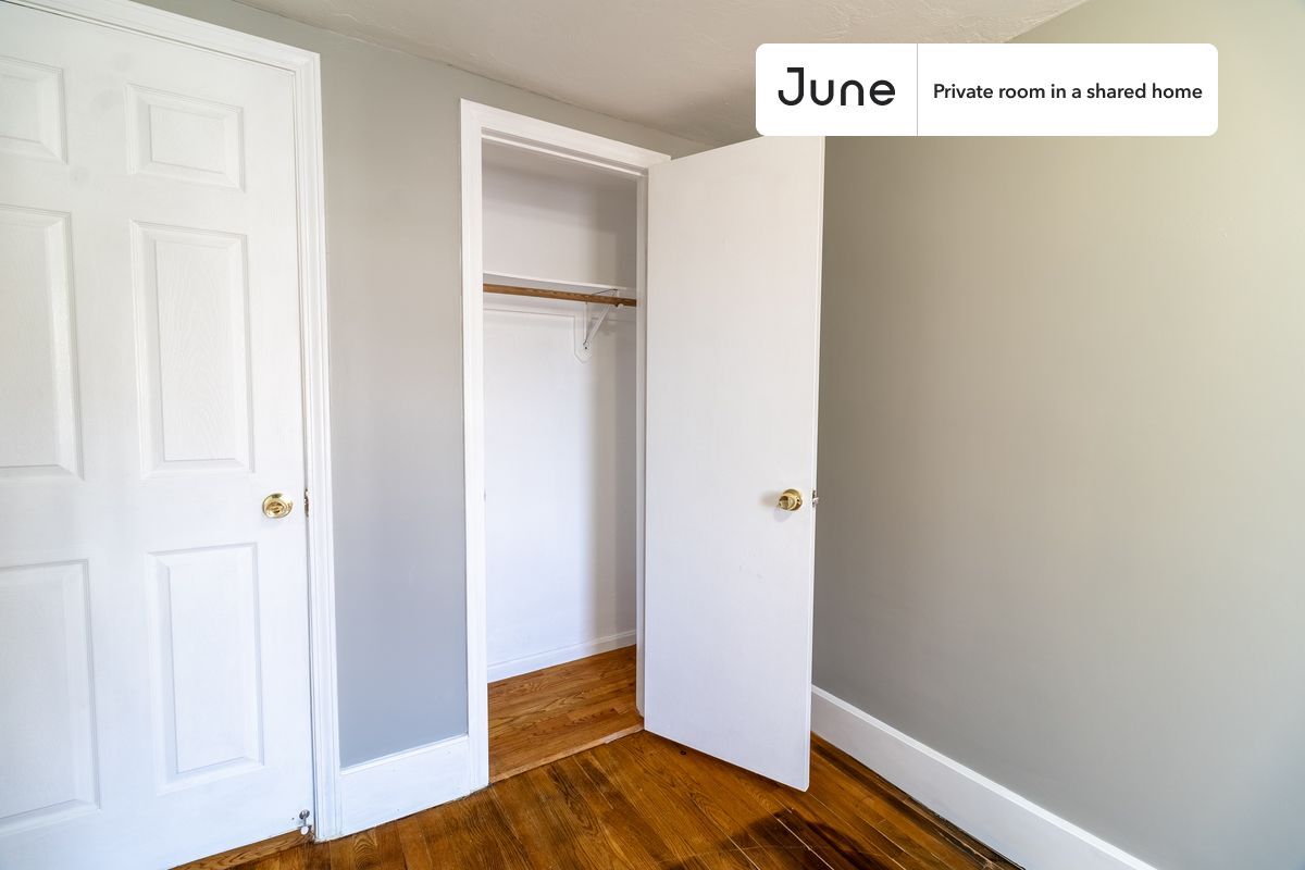 Building Photo - Room in Shared 4 bed/2 bath home in Newton Corner