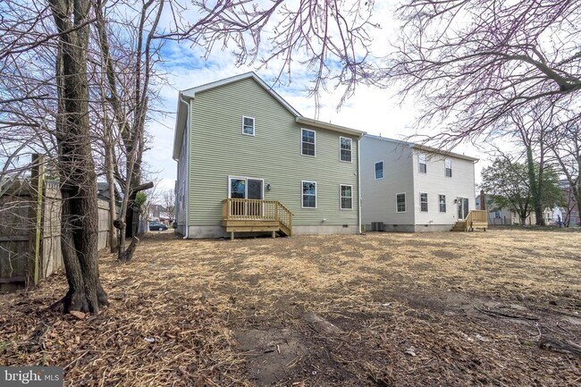 Building Photo - 820 Archer St