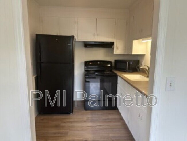 Building Photo - 1216 Chevis St