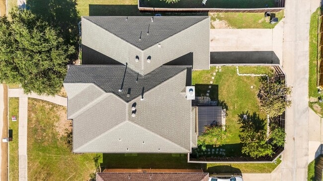 Building Photo - 2028 Austin Dr