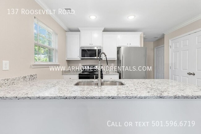 Building Photo - 137 Roosevelt Rd