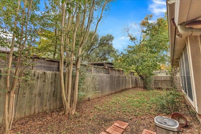 Building Photo - 9237 La Siesta Bend