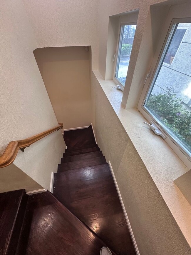 Building Photo - $5,500/month – Spacious Daly City Home for Rent