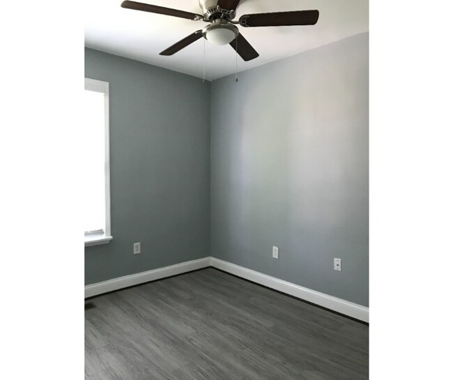 Building Photo - 5324 Ready Ave