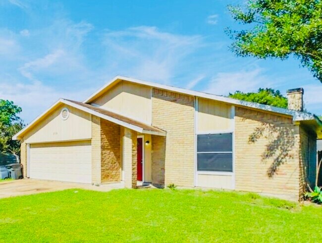 Building Photo - 21126 Settlers Valley Dr