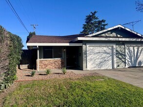 Building Photo - 7031-7033 Peachtree Ave