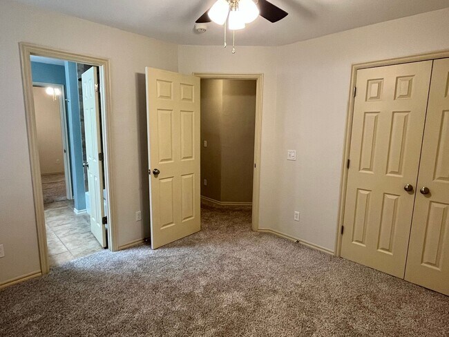 Building Photo - Gorgeous 4 Bed 2 Bath In Edmond