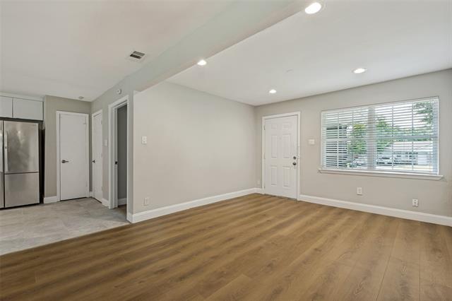 Building Photo - 717 Willowbrook Dr