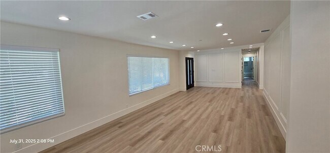 Building Photo - 3024 Sonrisa Dr