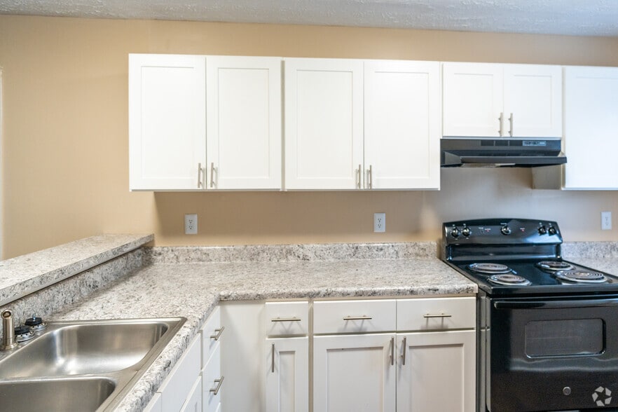 Primary Photo - Lakehurst Apartments