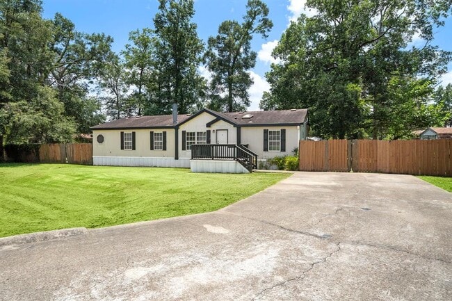 Building Photo - 16504 Brittany Way