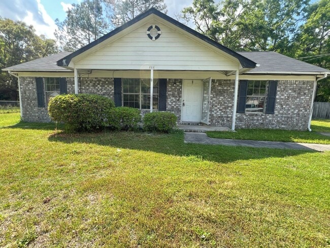 Building Photo - AVAILABLE LATE NOVEMBER (Small Pets Only)