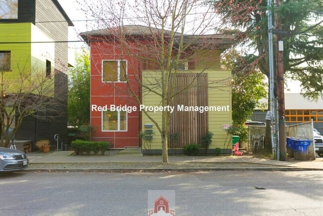 Building Photo - 2320 SE Morrison St