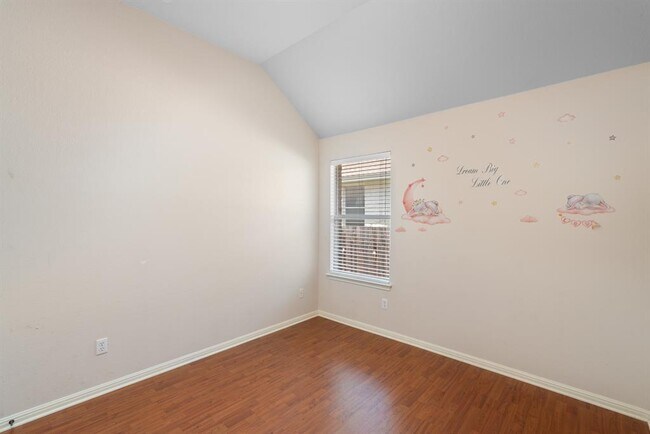 Building Photo - 1511 Weatherford Dr