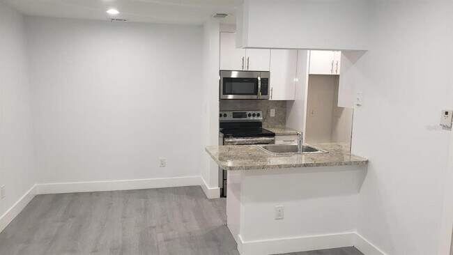 Building Photo - 249 Afton Square