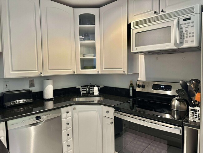 Building Photo - 2403 Shreve Hill Rd