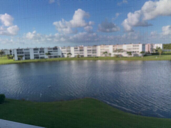 Building Photo - 4049 Cornwall C