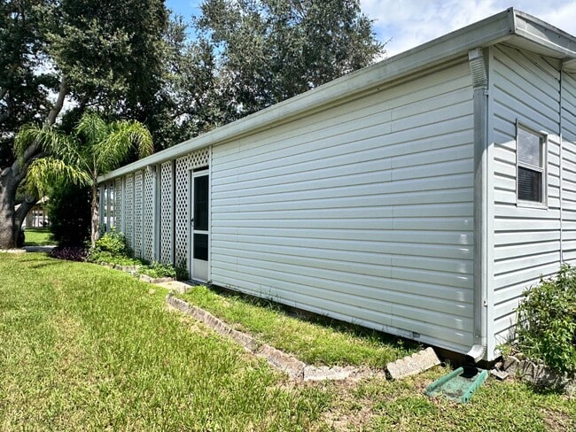 Building Photo - 608 Klickety Klak Ln