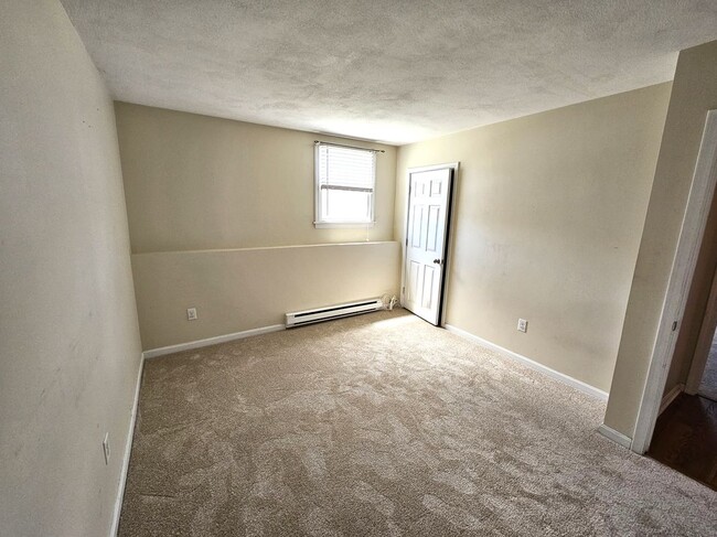 Building Photo - 200 Manville Hill Rd