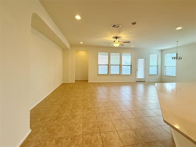 Building Photo - 1140 Yellow Iris Rd