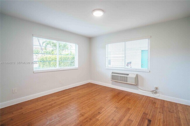 Building Photo - 7325 Carlyle Ave