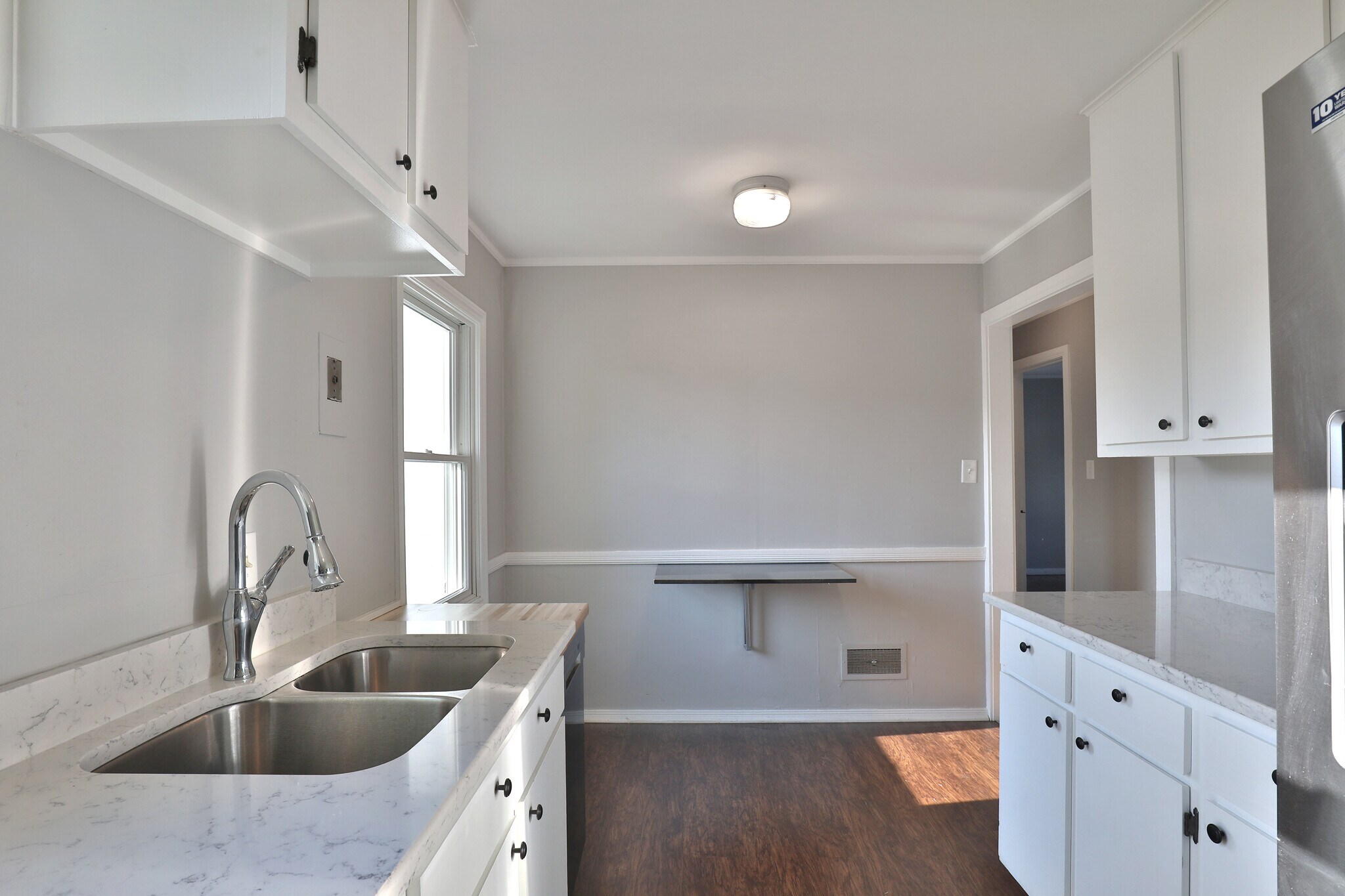 Building Photo - 5586 Emerson Ave