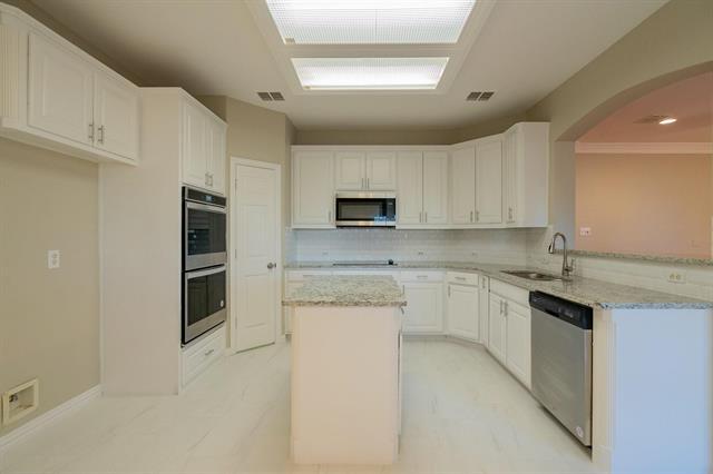 Building Photo - 703 Villanova Ct