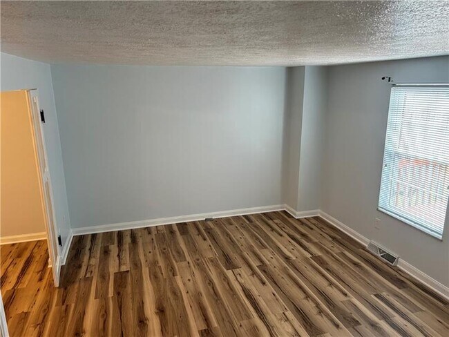 Building Photo - 5046 Harvest Ln