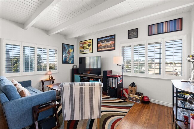 Building Photo - 1131 10th St