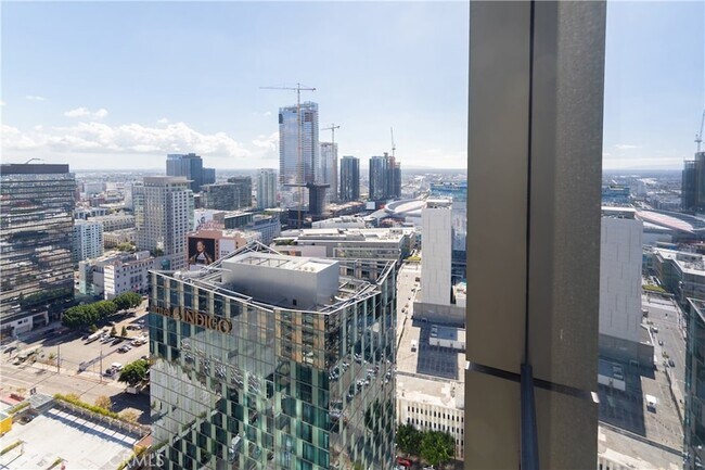 Building Photo - 889 Francisco St