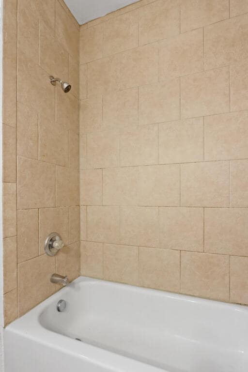 Building Photo - 561 Green Village Ct