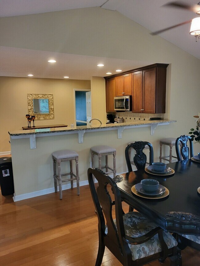 Dining Area - 5612 N Hills Dr