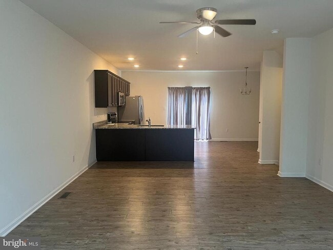 Building Photo - 178 Magellan Dr