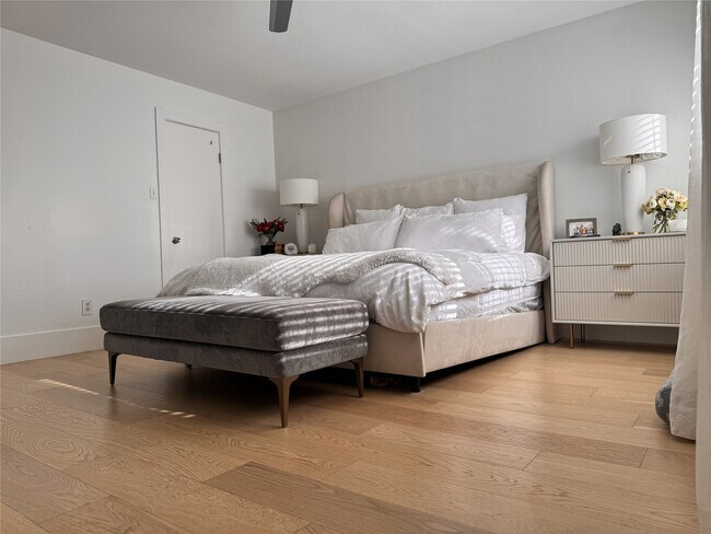 Building Photo - 1914 Augusta Dr