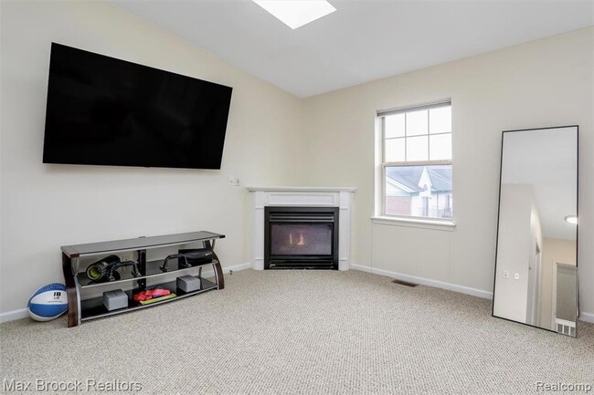 Building Photo - 2612 Woodward Ave