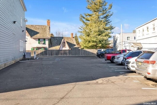 Building Photo - 108 South St