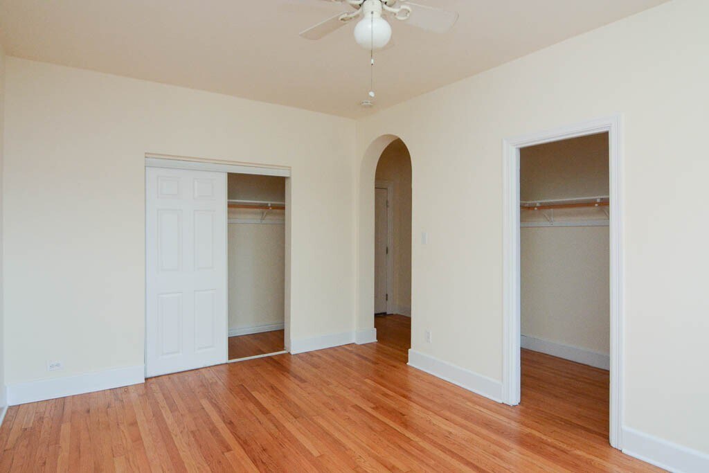 Building Photo - 2704 N Sawyer Ave