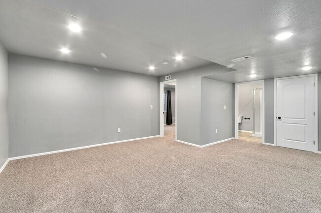 Building Photo - RainDance Resort-Style Living with 5 Bedroom, 3 Bathroom Ranch Home!